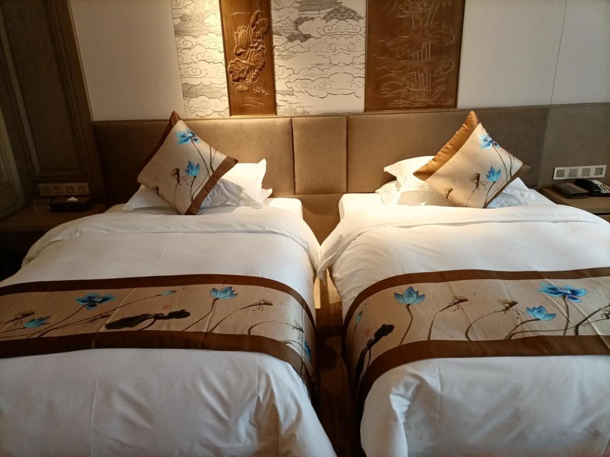 Baoying Jinling Hotel Экстерьер фото